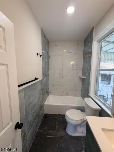 Property listing MLS 4048441 photo 13