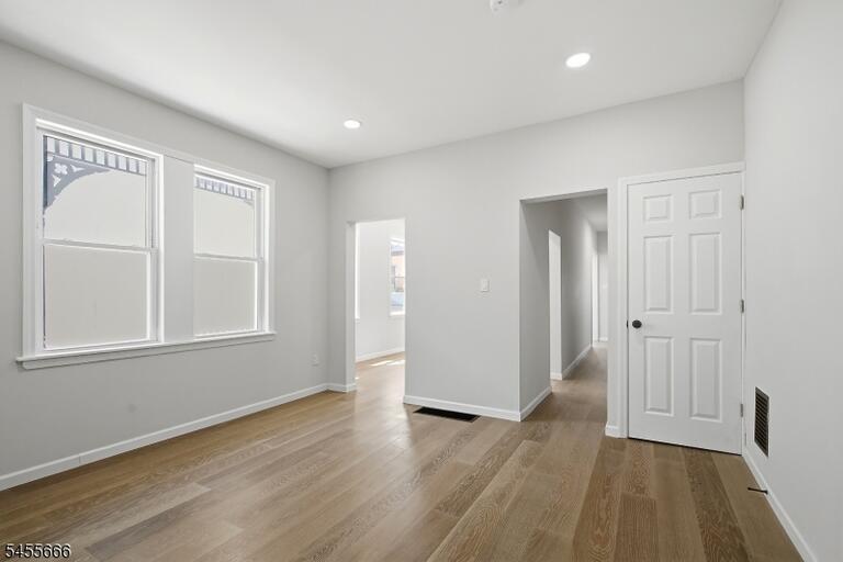Property listing MLS 4048441 photo 7