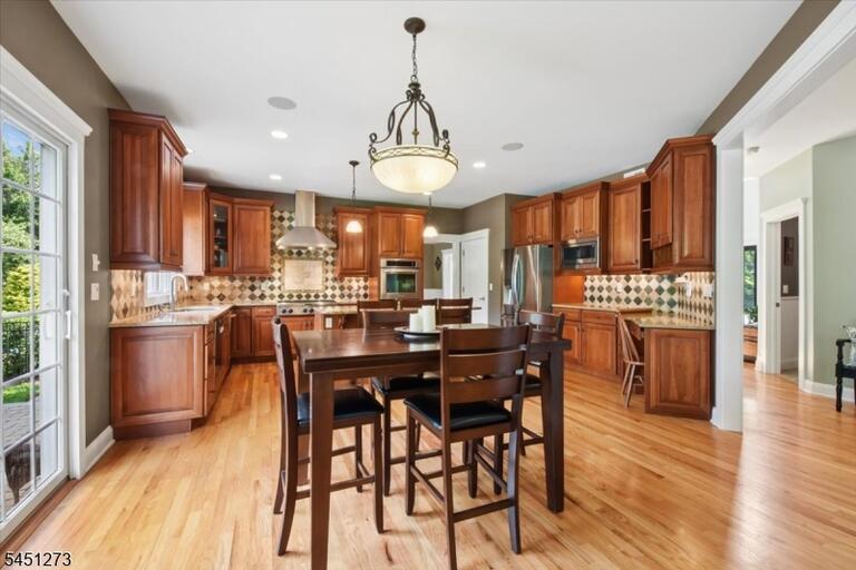 Property listing MLS 4048453 photo 11