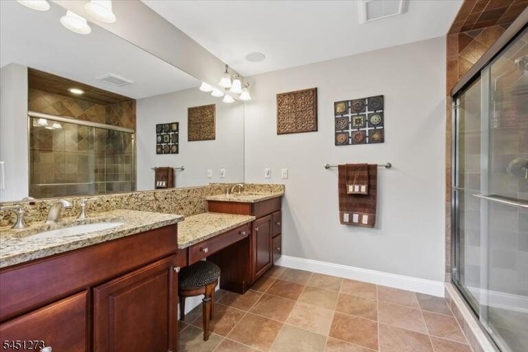 Property listing MLS 4048453 photo 28