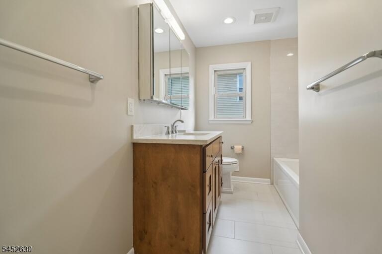 Property listing MLS 4048455 photo 14