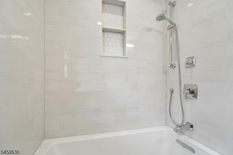 Property listing MLS 4048455 photo 15