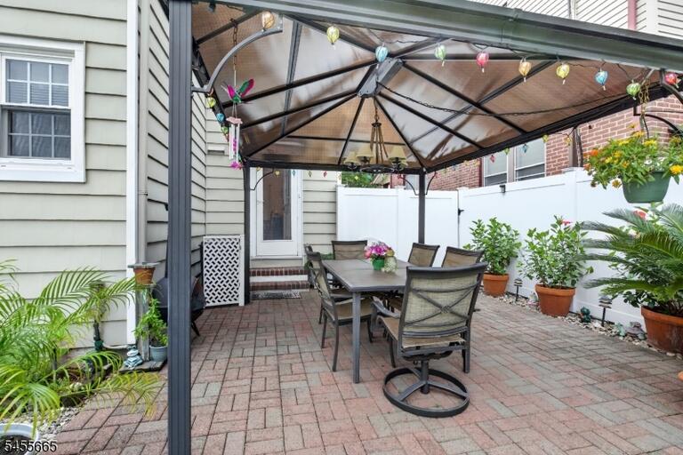 Property listing MLS 4048457 photo 31