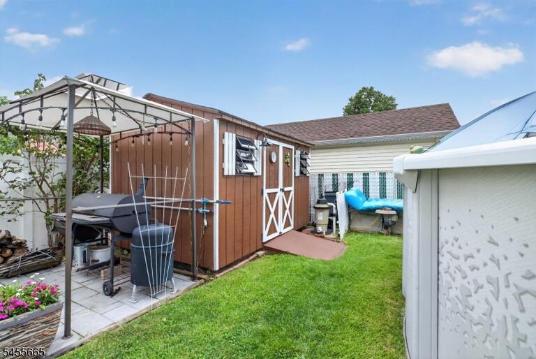 Property listing MLS 4048457 photo 34