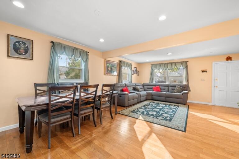 Property listing MLS 4048458 photo 5