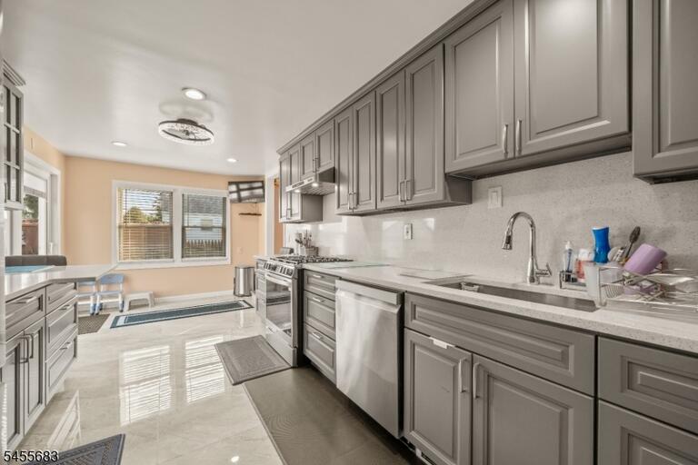 Property listing MLS 4048458 photo 9