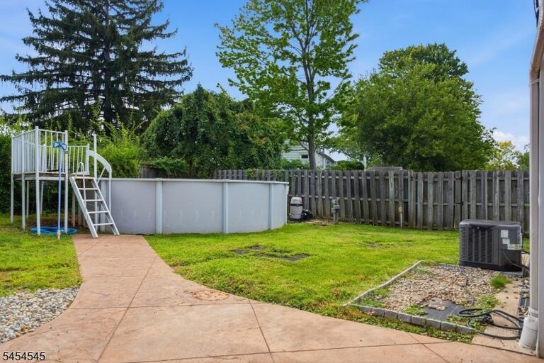 Property listing MLS 4048463 photo 31