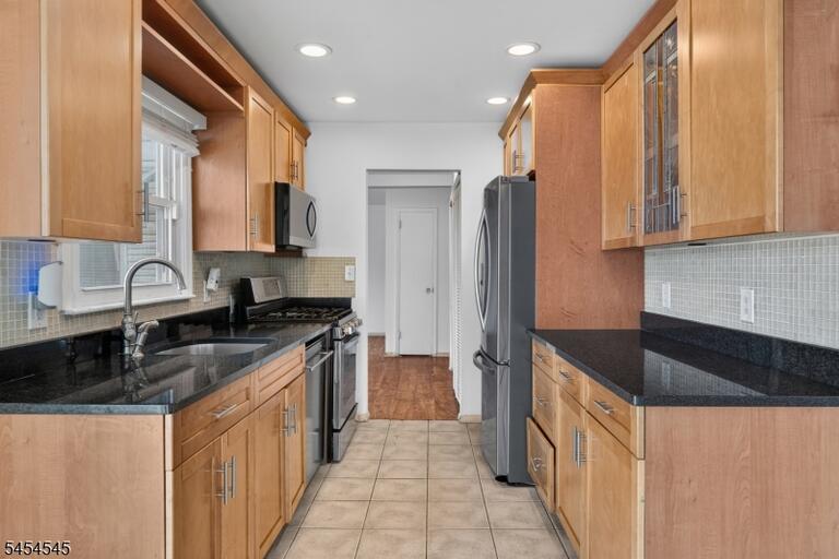 Property listing MLS 4048463 photo 8