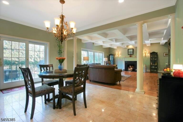 Property listing MLS 4048483 photo 13