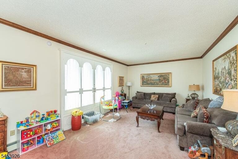 Property listing MLS 4048489 photo 17
