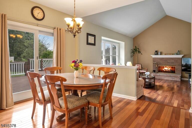 Property listing MLS 4048503 photo 17