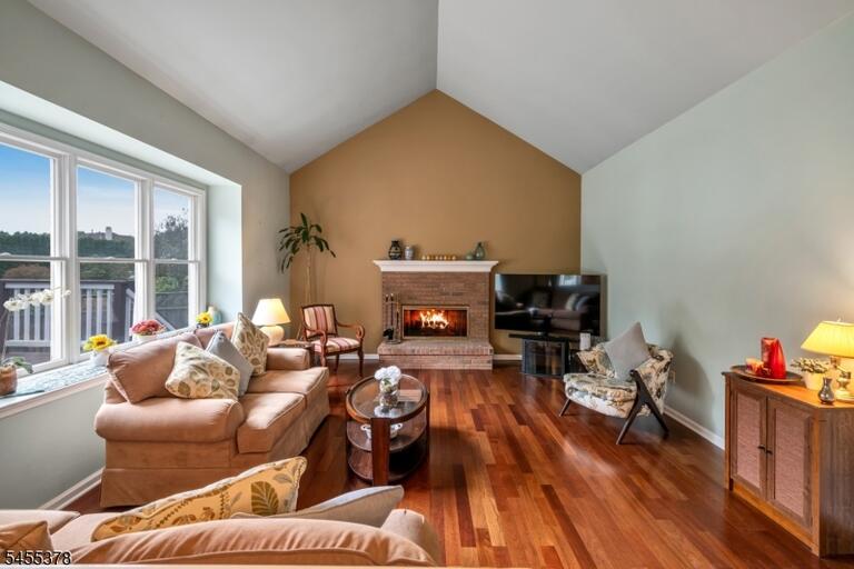 Property listing MLS 4048503 photo 18