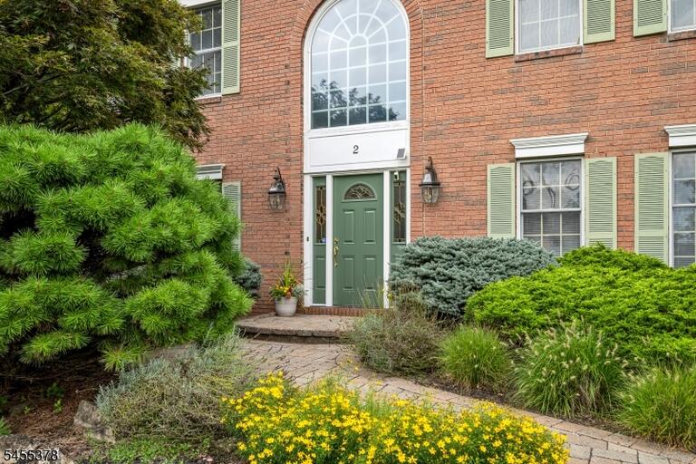 Property listing MLS 4048503 photo 2