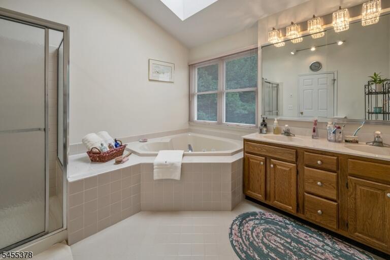 Property listing MLS 4048503 photo 22