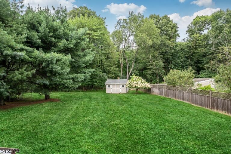 Property listing MLS 4048503 photo 4