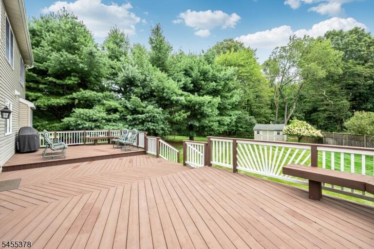 Property listing MLS 4048503 photo 5