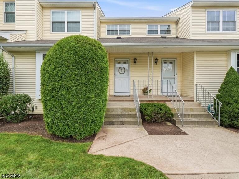 Property listing MLS 4048505 photo 1