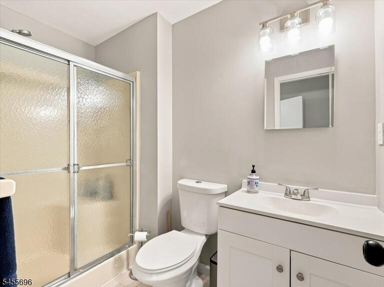 Property listing MLS 4048505 photo 21