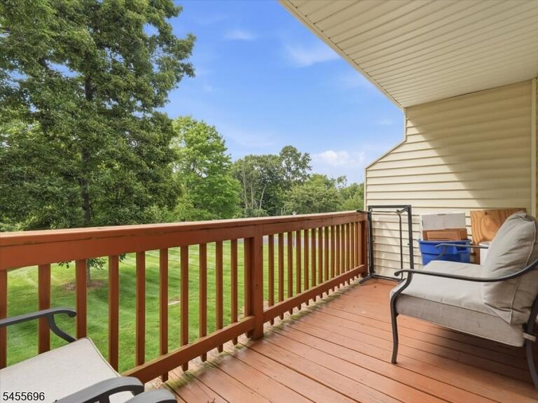 Property listing MLS 4048505 photo 28