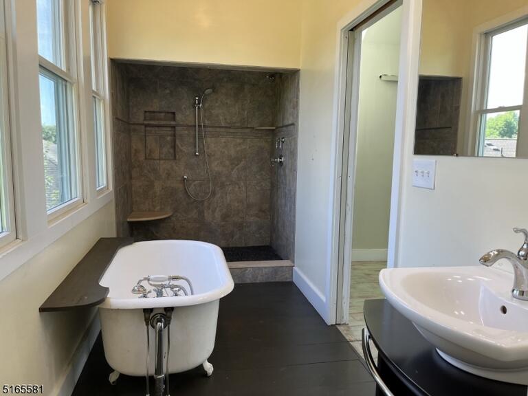 Property listing MLS 4048516 photo 16