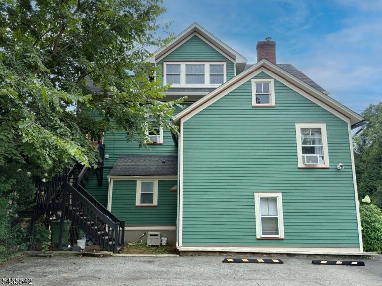 Property listing MLS 4048516 photo 2