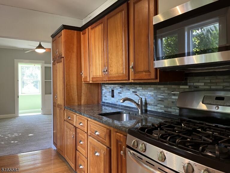 Property listing MLS 4048516 photo 4