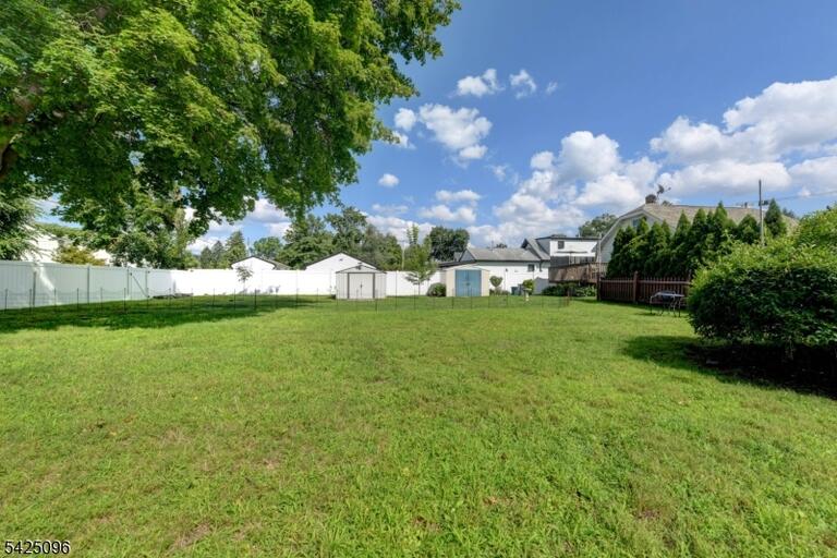 Property listing MLS 4048523 photo 29