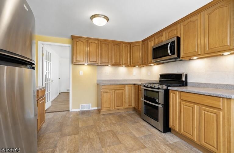 Property listing MLS 4048533 photo 11