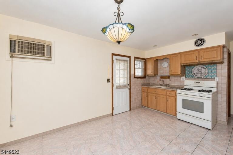 Property listing MLS 4048535 photo 10