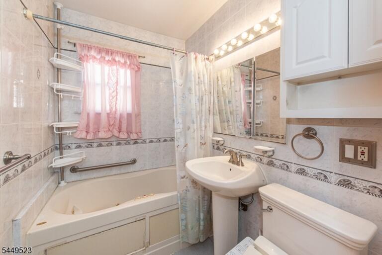 Property listing MLS 4048535 photo 17