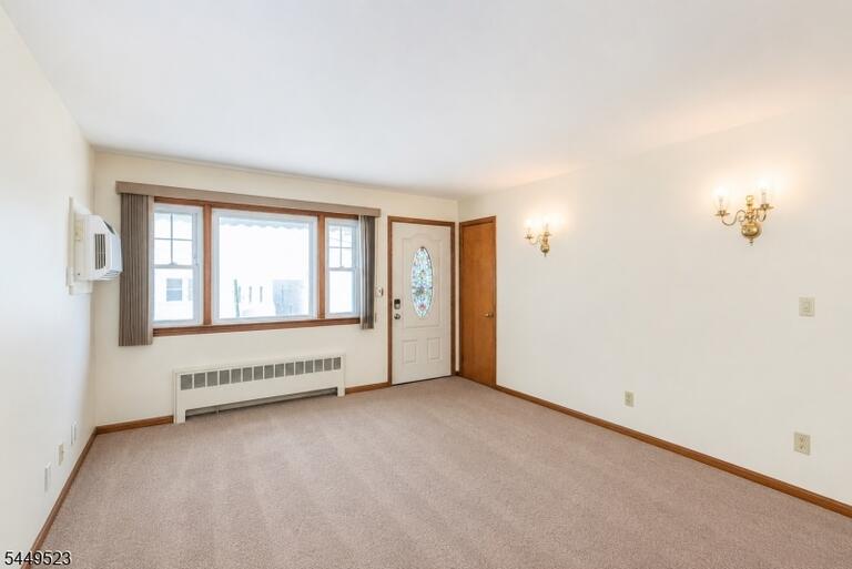 Property listing MLS 4048535 photo 4