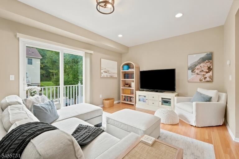 Property listing MLS 4048545 photo 17