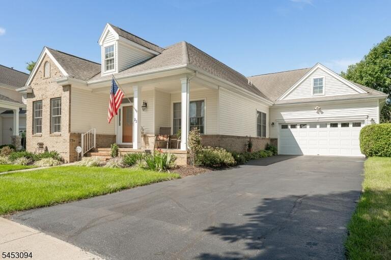 Property listing MLS 4048552 photo 2