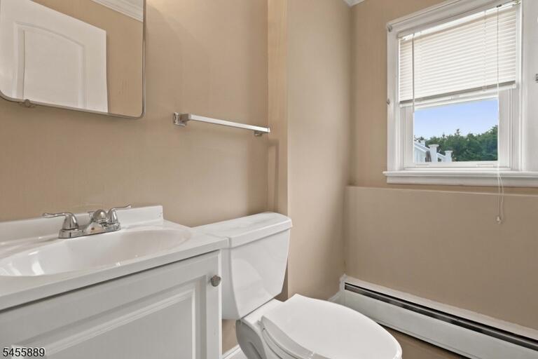 Property listing MLS 4048587 photo 14