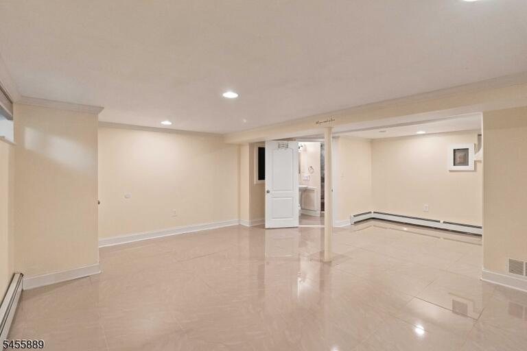 Property listing MLS 4048587 photo 17