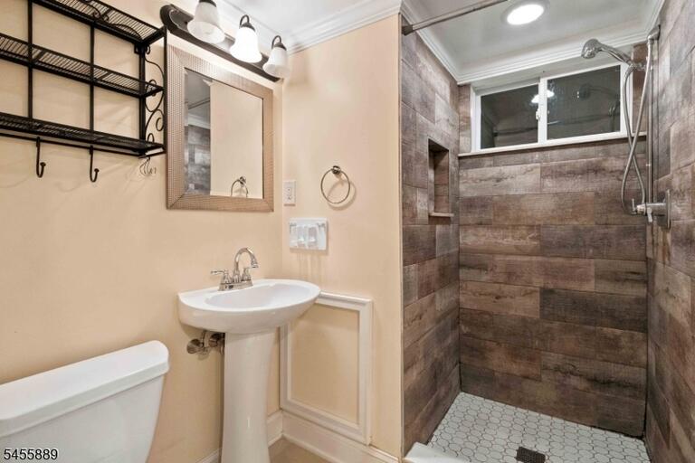 Property listing MLS 4048587 photo 18