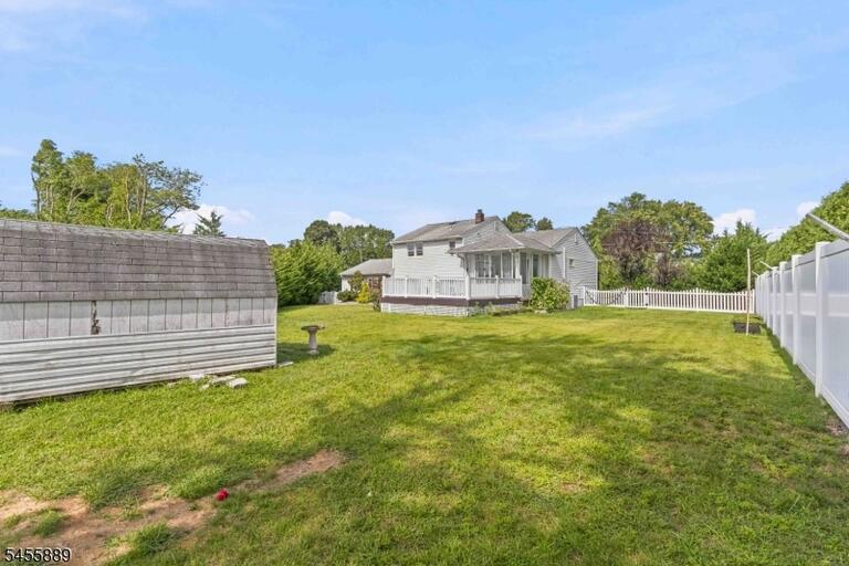 Property listing MLS 4048587 photo 26