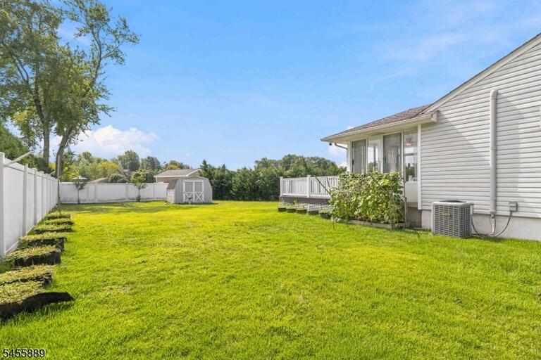 Property listing MLS 4048587 photo 29
