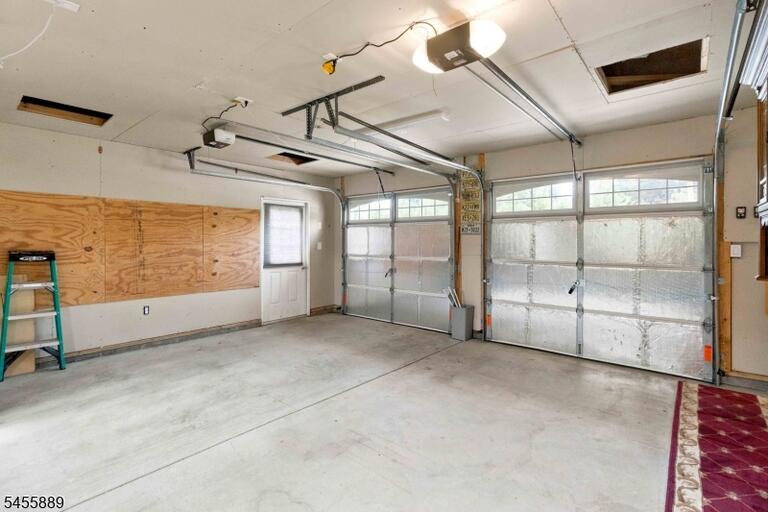 Property listing MLS 4048587 photo 31