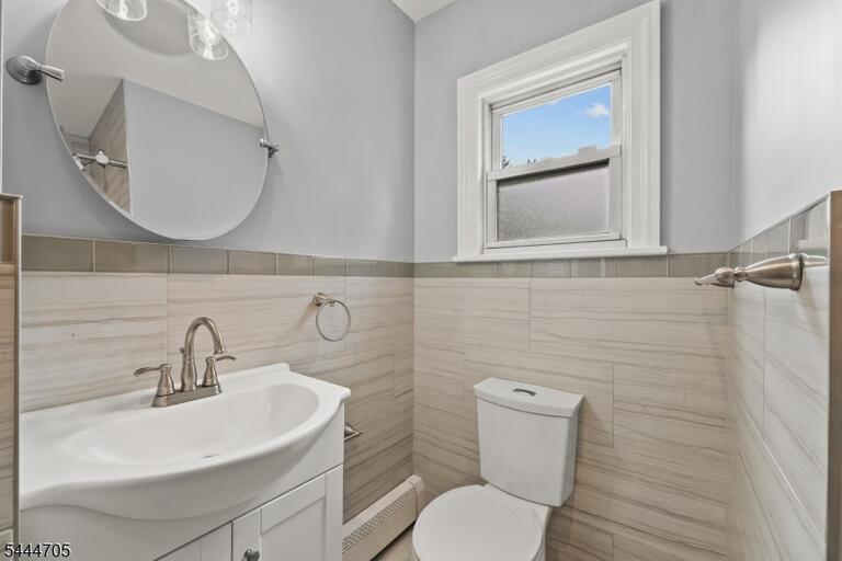 Property listing MLS 4048594 photo 14
