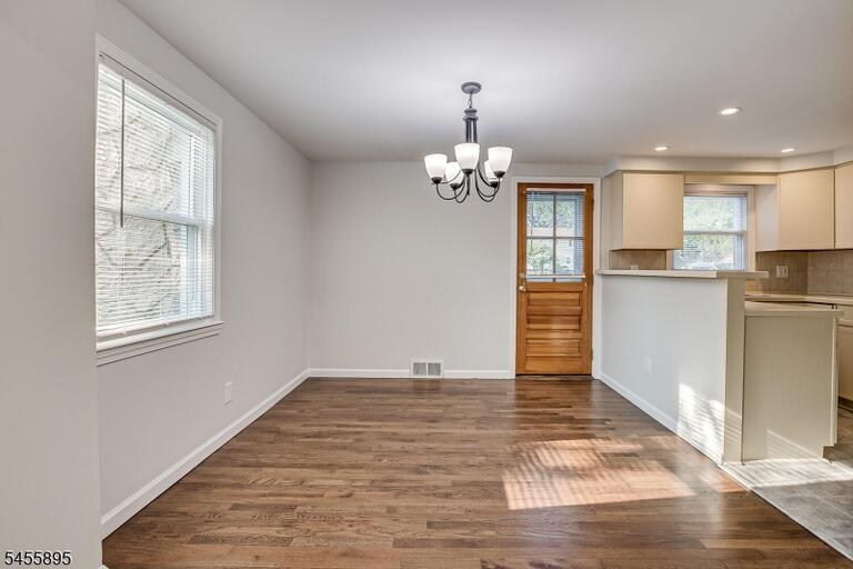 Property listing MLS 4048595 photo 18