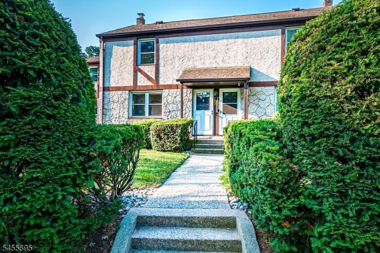 Property listing MLS 4048595 photo 2