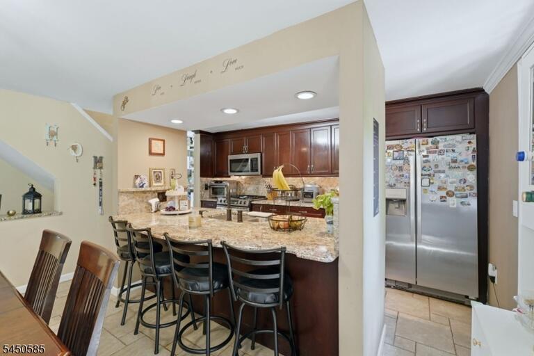 Property listing MLS 4048597 photo 10