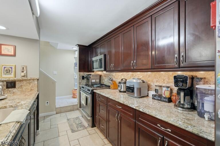 Property listing MLS 4048597 photo 9