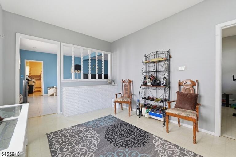 Property listing MLS 4048599 photo 2