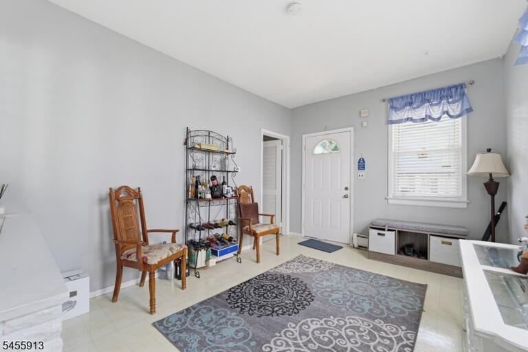 Property listing MLS 4048599 photo 3