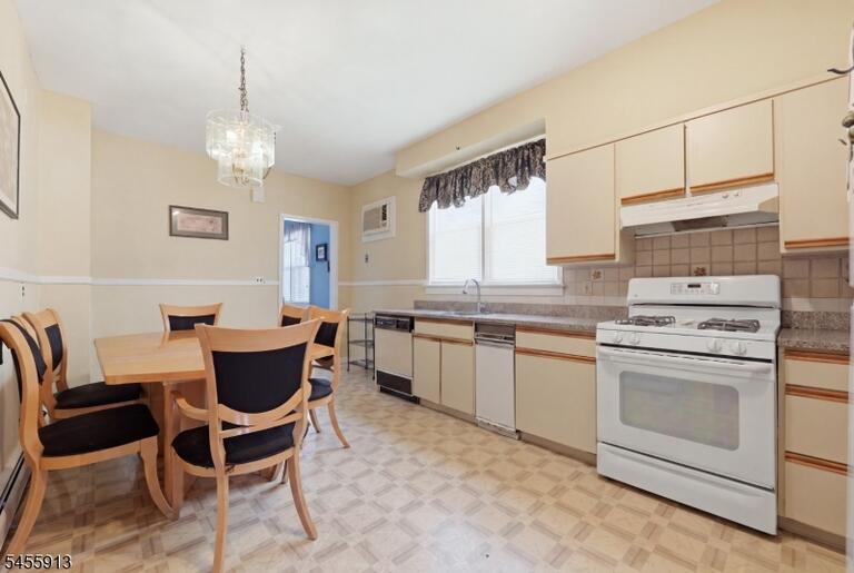 Property listing MLS 4048599 photo 8
