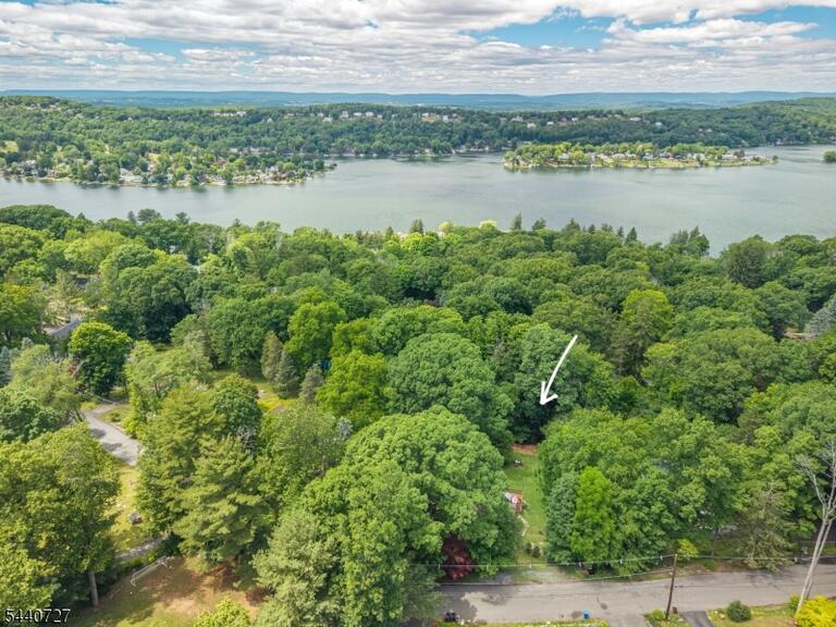 Property listing MLS 4048608 photo 4