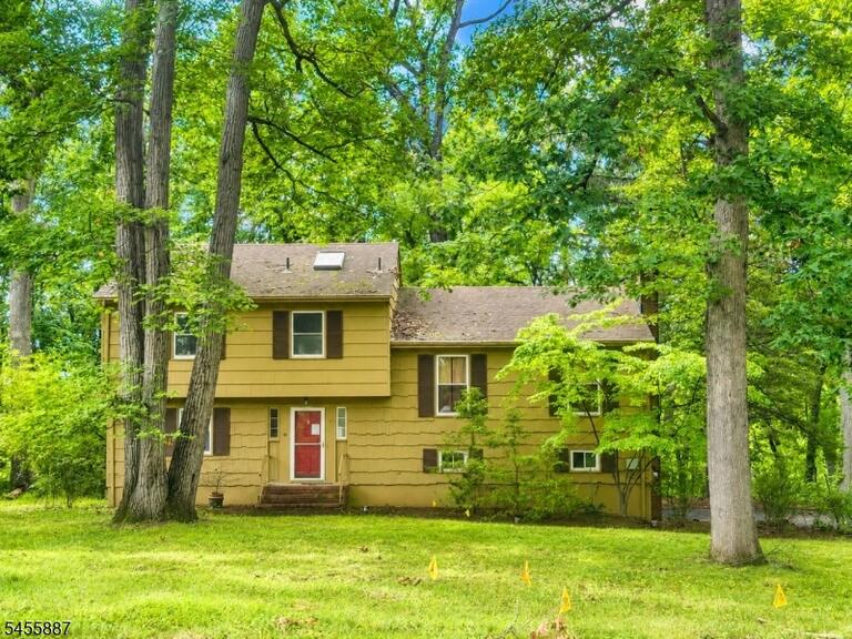 Property listing MLS 4048613 photo 1