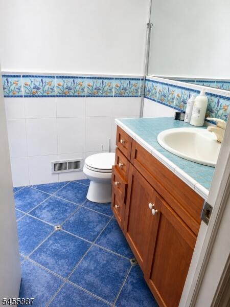 Property listing MLS 4048613 photo 9